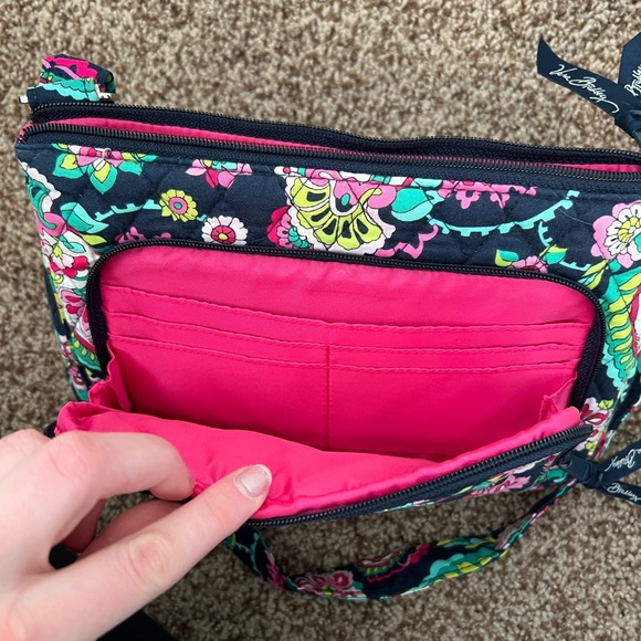 Vera Bradley Crossbody purse - Picture 3 of 6